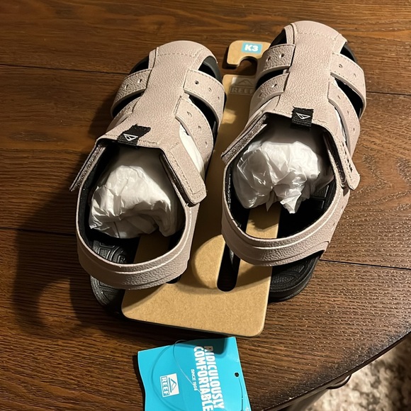 NWT Reef 3Y sandals - Picture 5 of 5